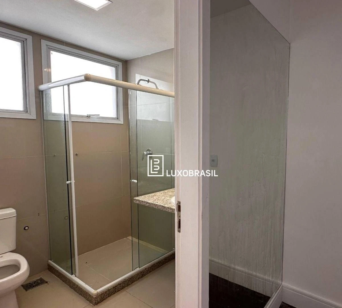 House with 7 bedrooms and 700 m², gas kitchen — photo 28