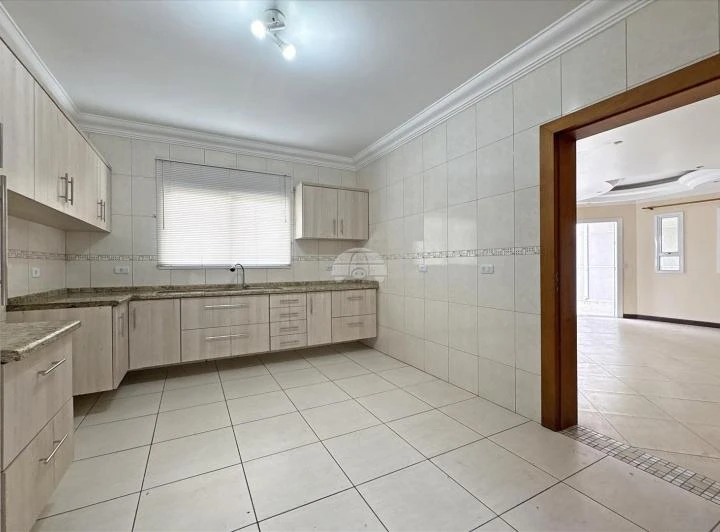 House with 4 bedrooms, 1 en-suite and 3 parking spots — photo 7