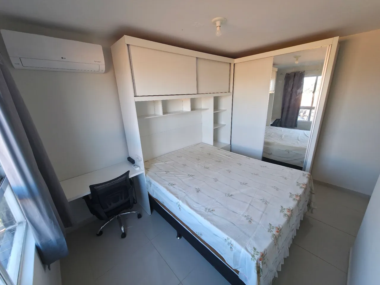 Квартира 53 м² з пральною машиною та робочим місцем — photo 3