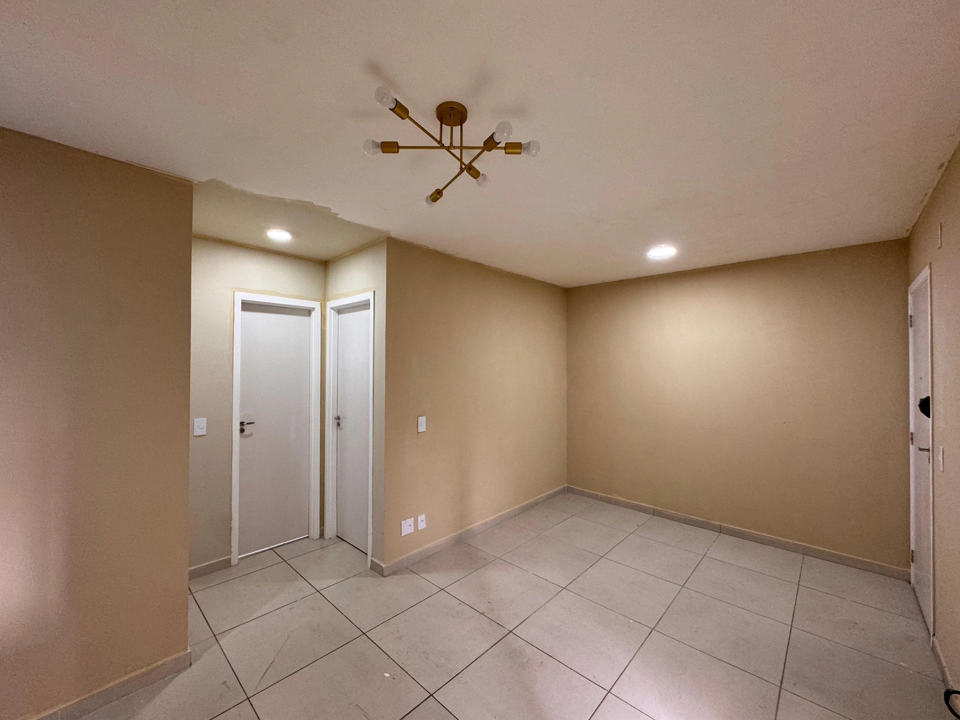 Apartamento de 2 quartos em condomínio com piscina — photo 8