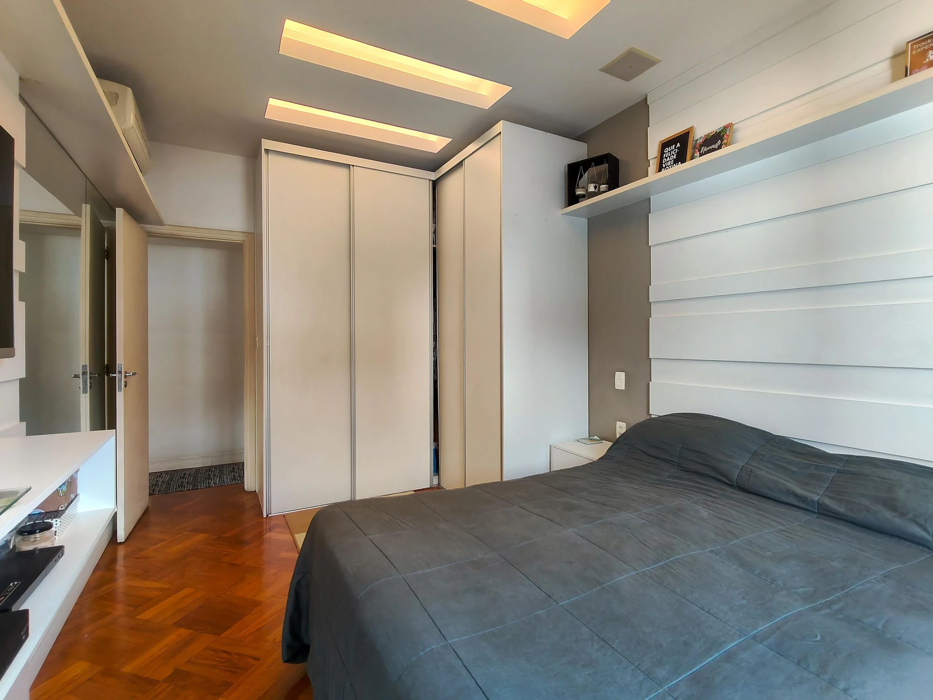 2-bedroom apartment with a mountain view in Rio de Janeiro — photo 5