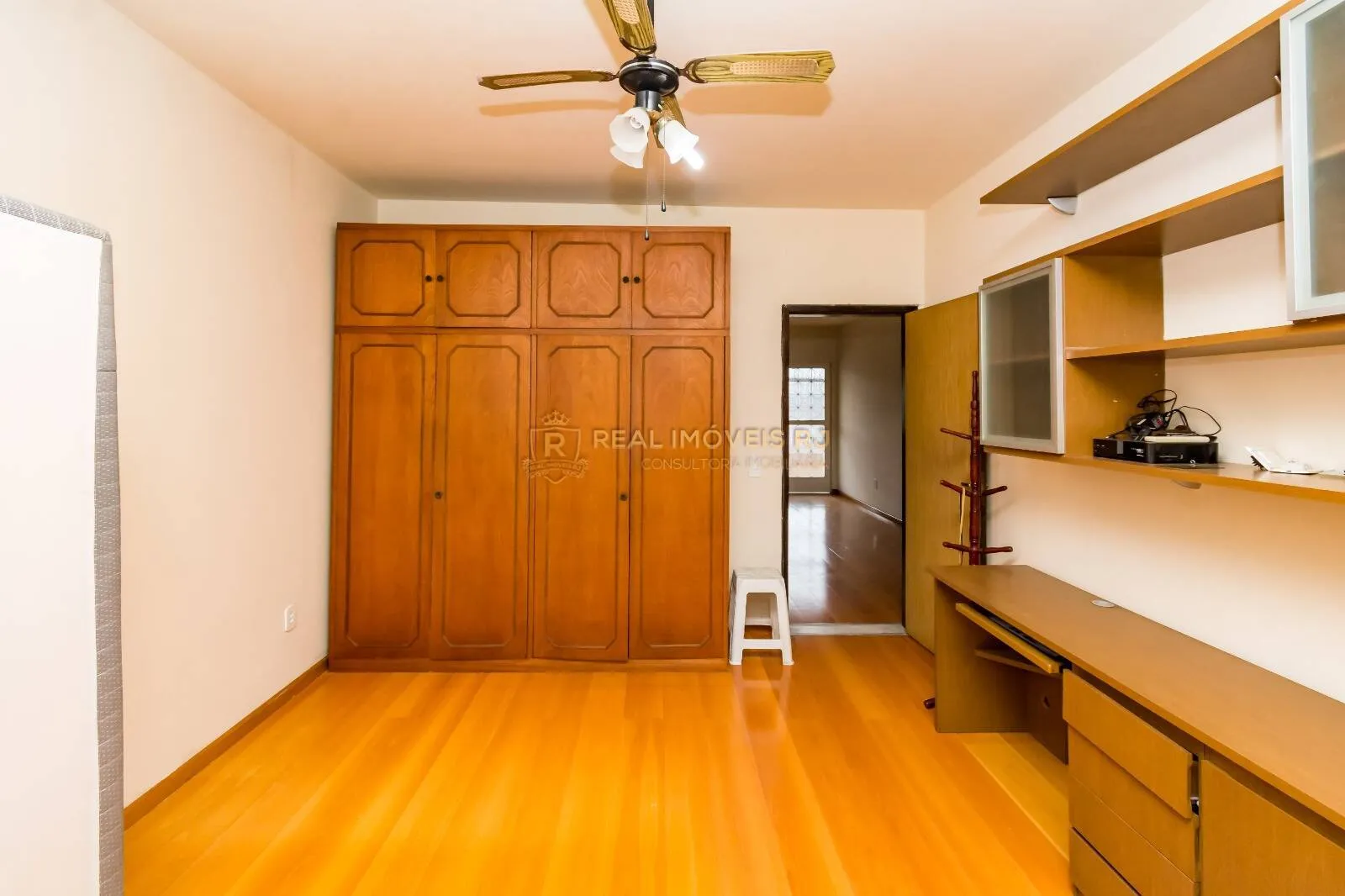 Unfurnished house with 3 bedrooms and 5 bathrooms — photo 32