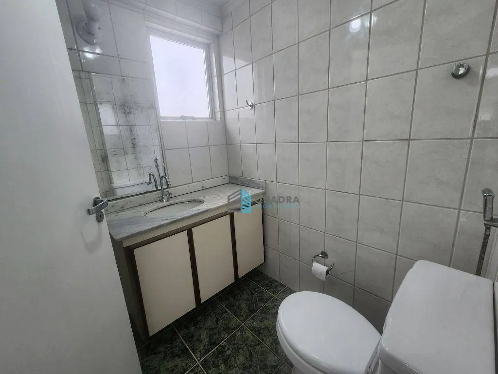 Apartamento mobiliado com varanda fechada e 1 quarto — photo 13
