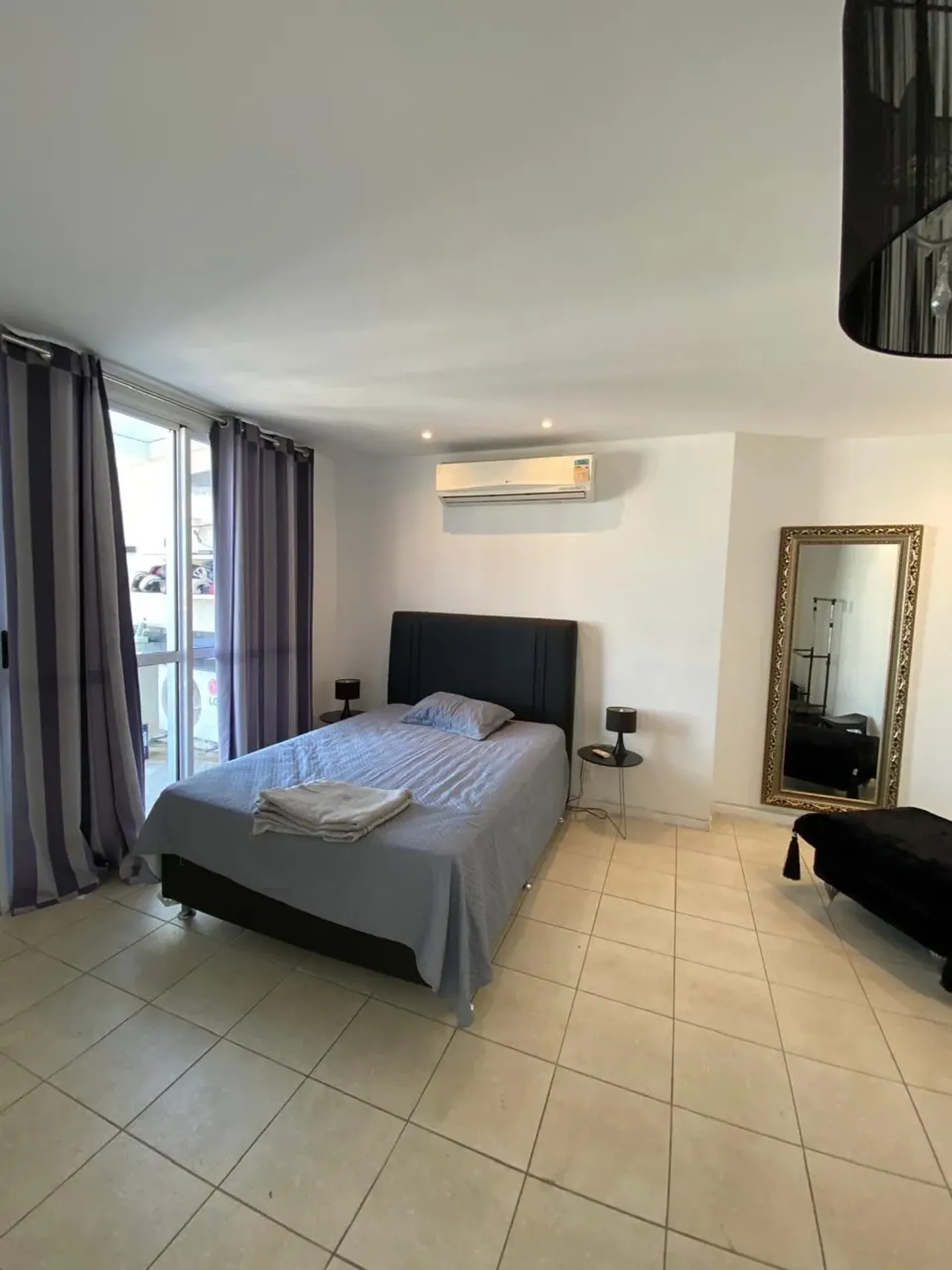 Furnished apartment with 4 bedrooms and a closed kitchen — photo 34