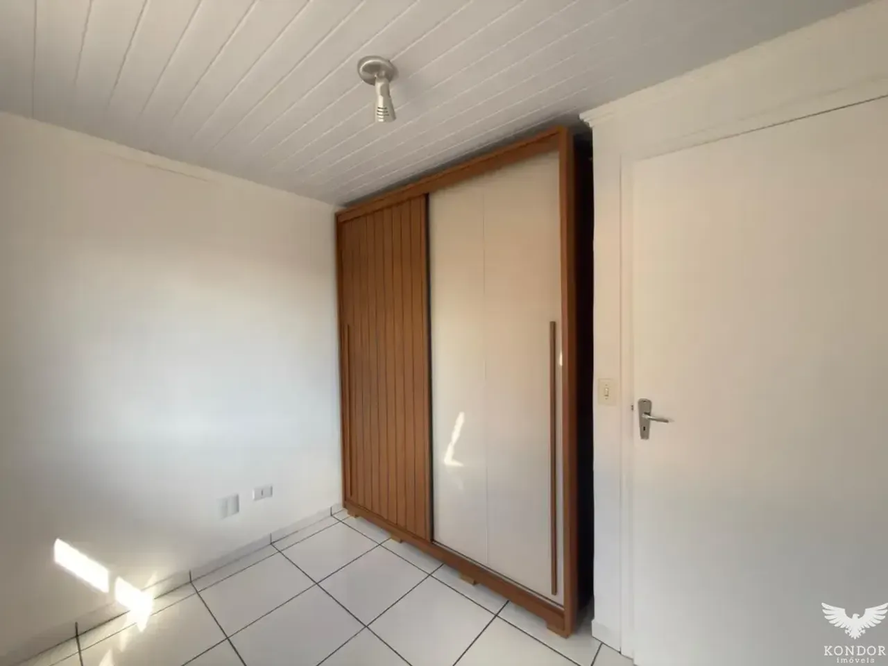 Apartamento de 2 dormitorios con cocina equipada y fogón a gas — photo 17