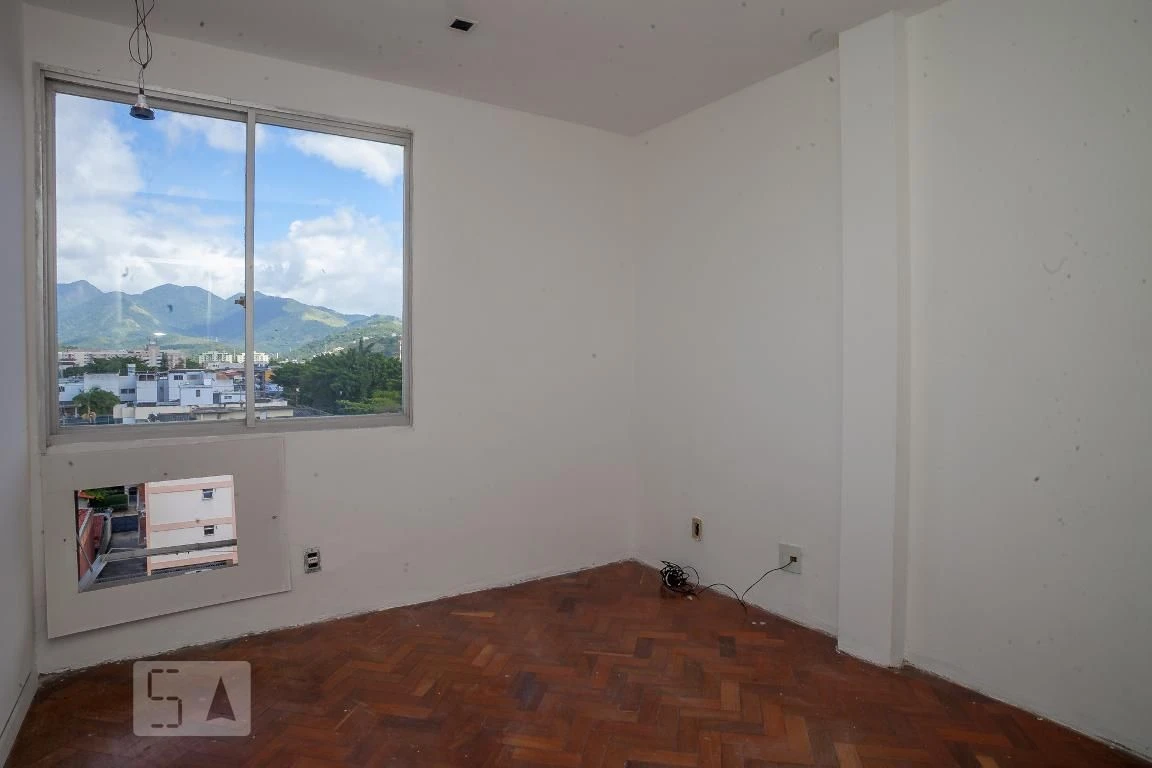 2-bedroom apartment with a mountain view in Rio de Janeiro — photo 17