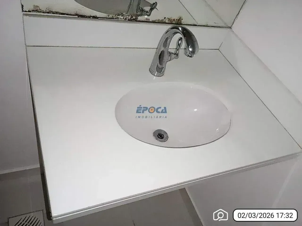 2-bedroom apartment with 1 bathroom and glass shower — photo 14