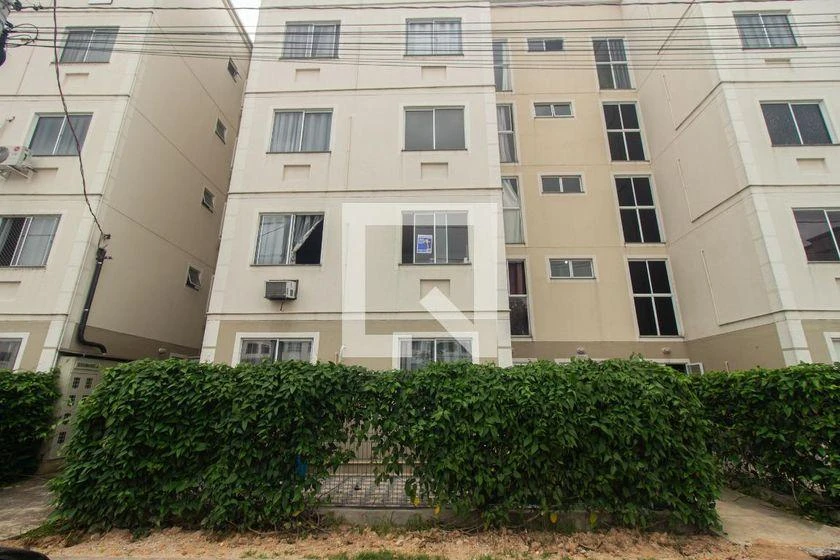 2-bedroom apartment in a building with a pool — photo 5