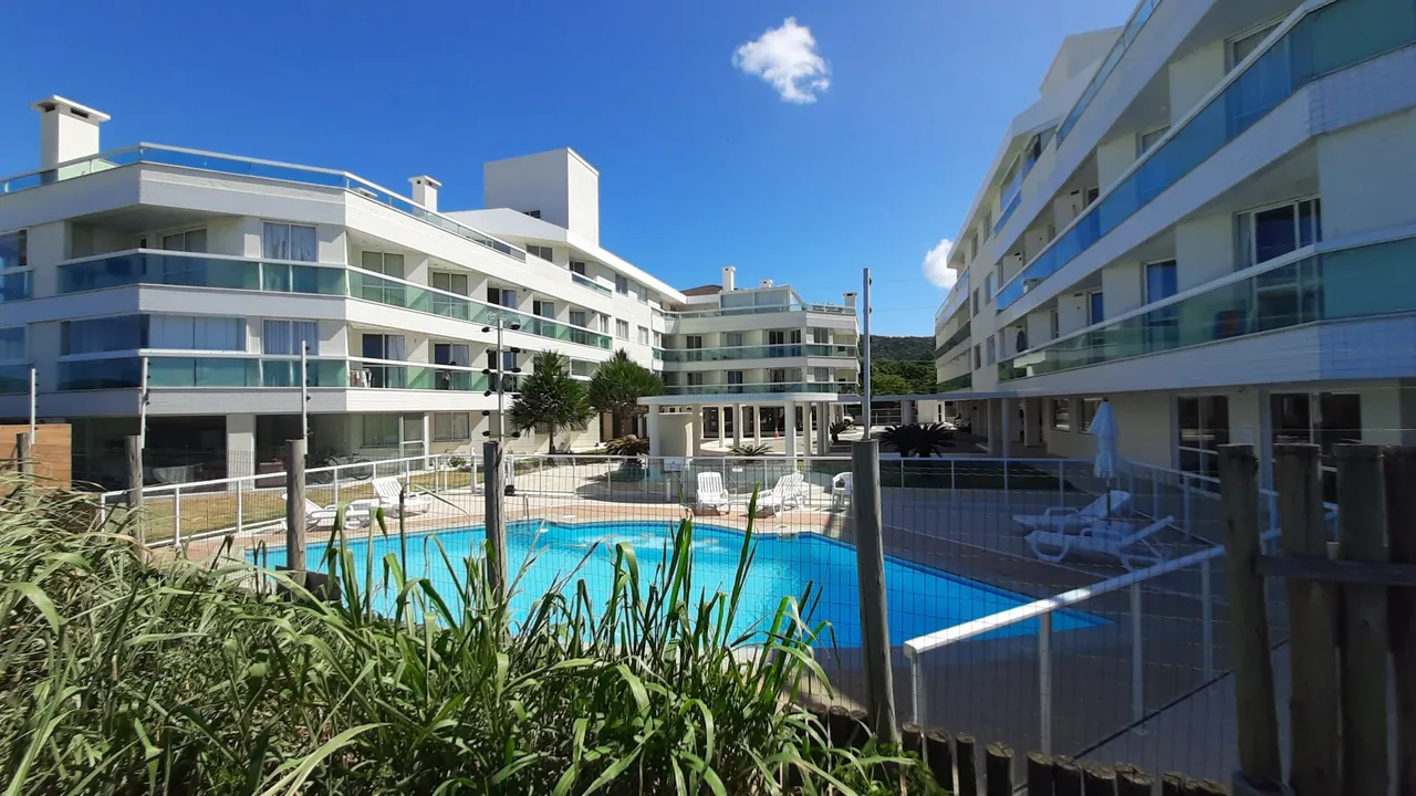 One-bedroom apartment with a water view in Florianópolis — photo 10