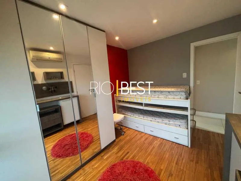Furnished 3-bedroom apartment with balcony — photo 22