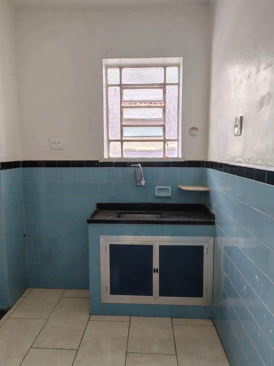 Unfurnished 3-bedroom apartment with 1 bathroom