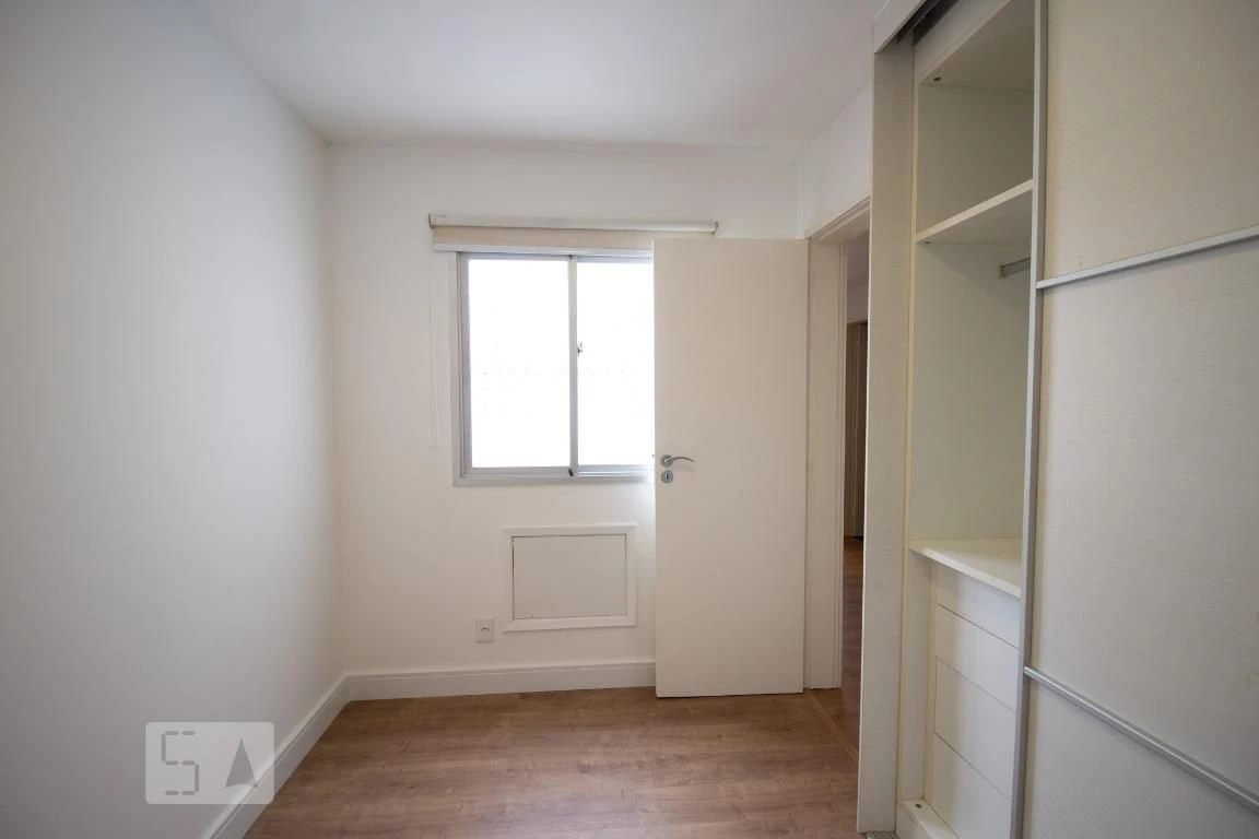 3-bedroom apartment with a balcony and built-in BBQ — photo 35