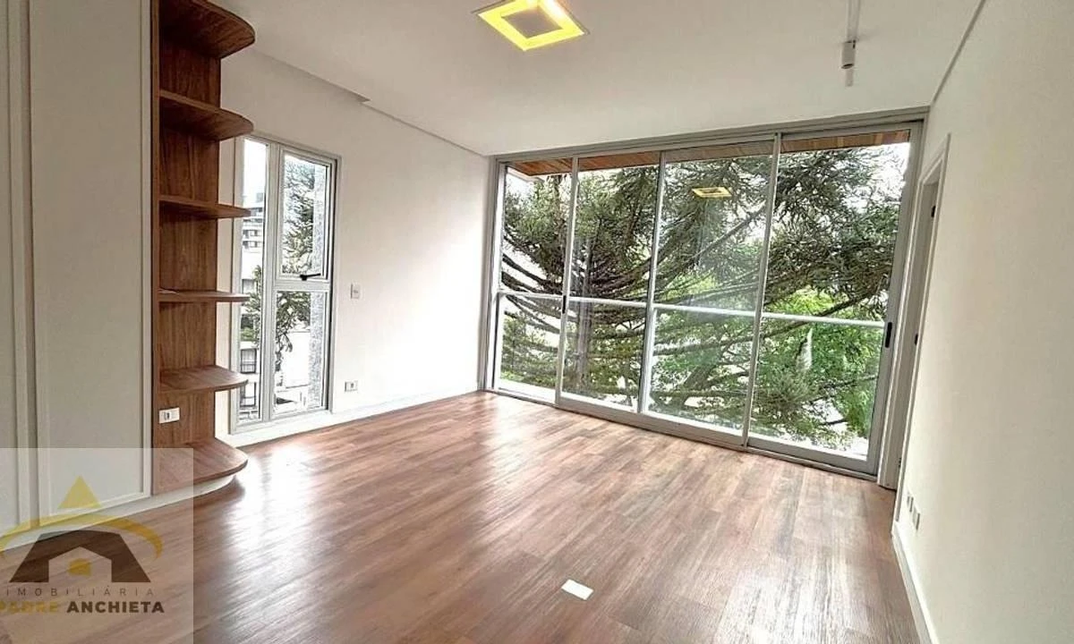 Apartment, 131 m², with a glass-enclosed balcony — photo 3