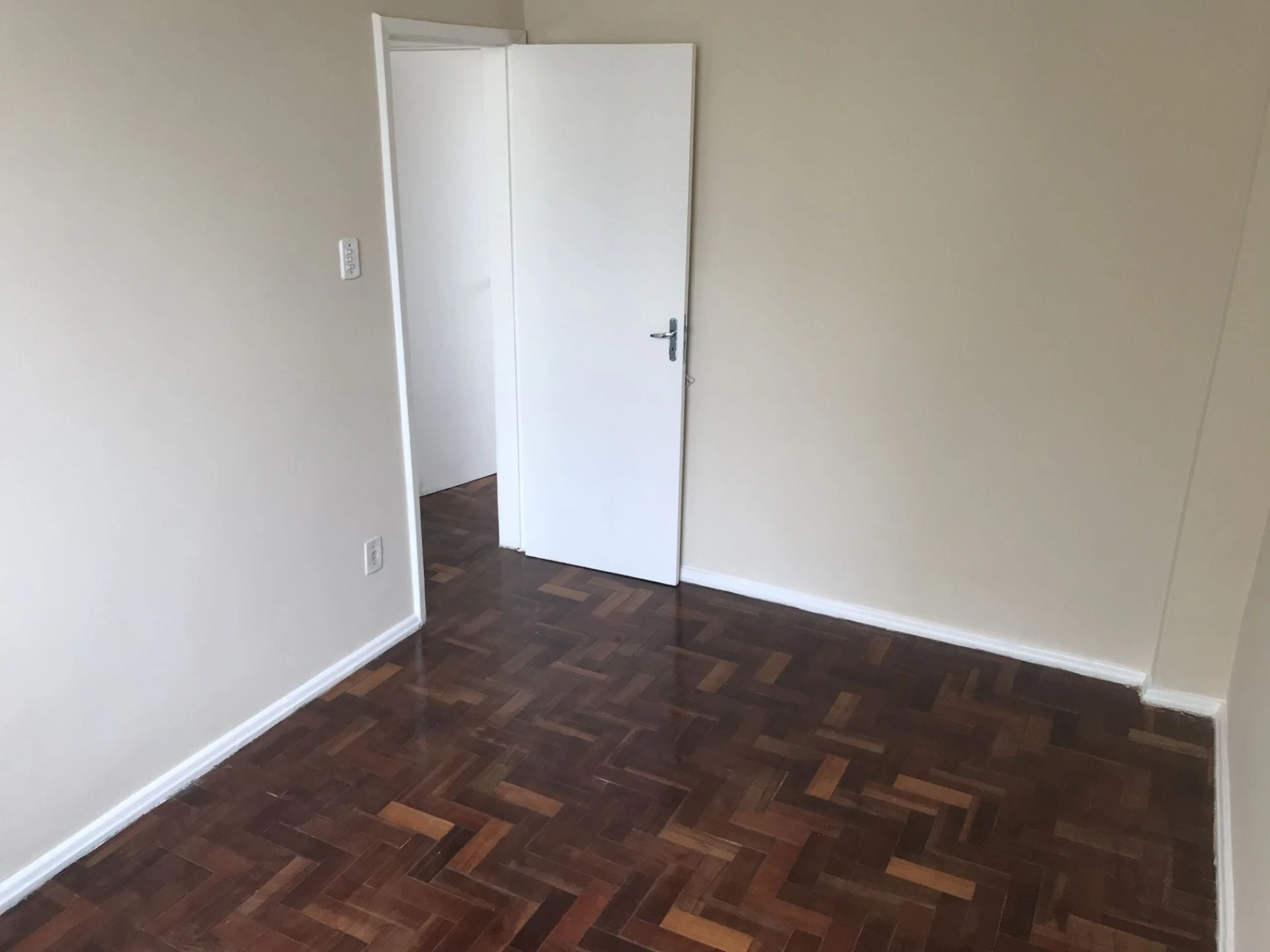 Apartment, 50 m², with wood or laminate floors — photo 5