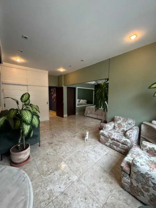 Apartamento de 484 m² com janelas do piso ao teto e banheira — photo 8