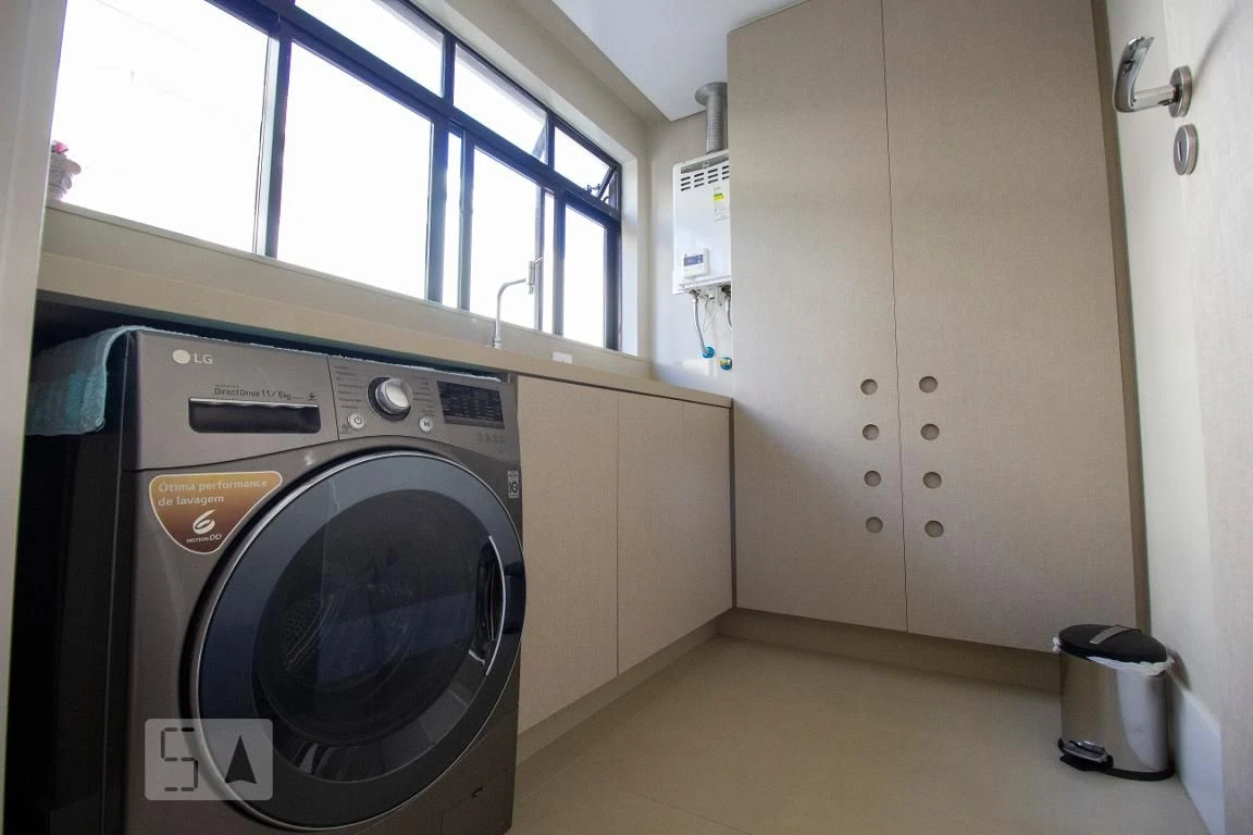 Apartamento de 4 quartos com janelas do piso ao teto, Centro — photo 45