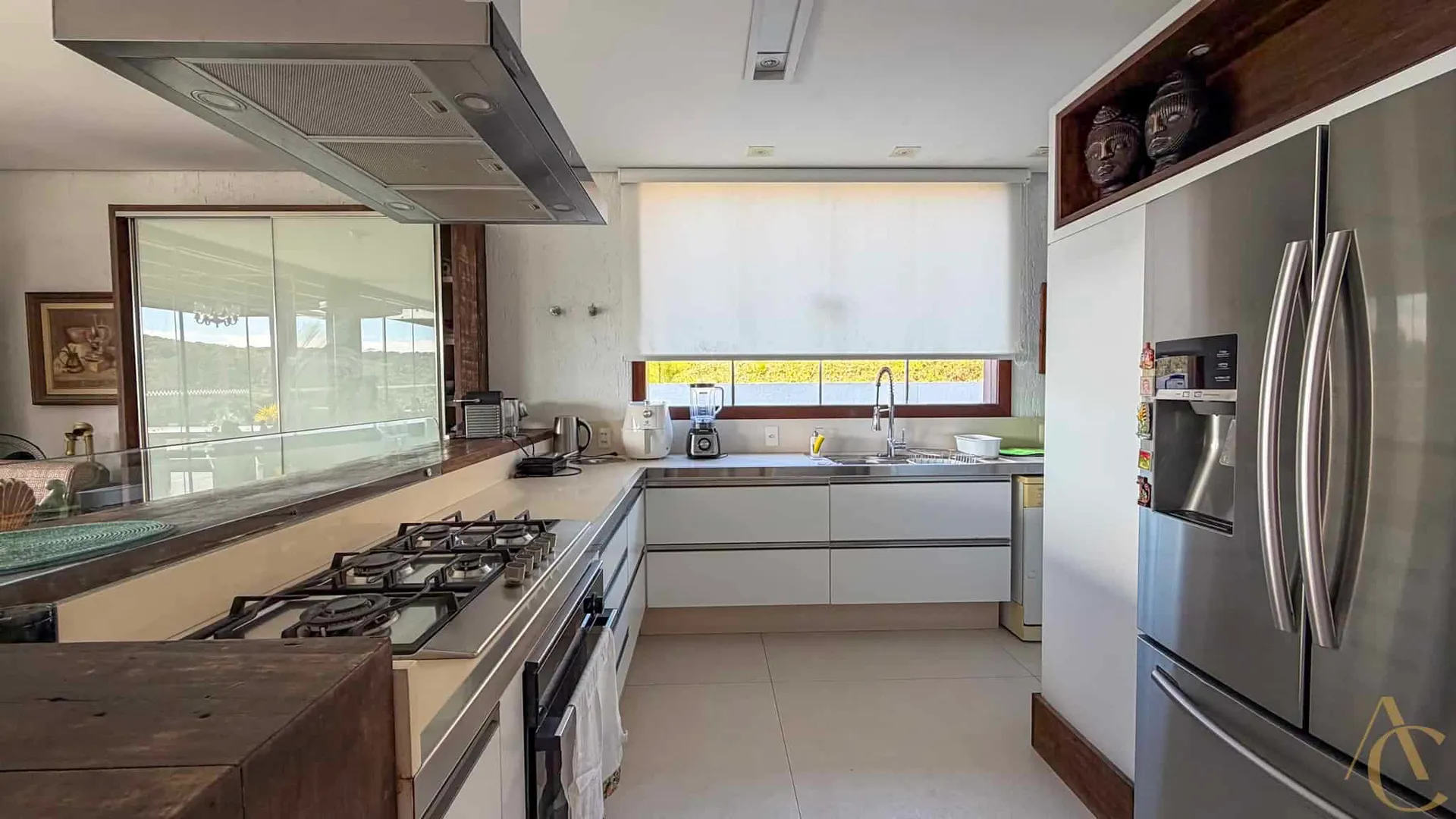 Furnished house, 689 m², with a grill on the balcony — photo 25