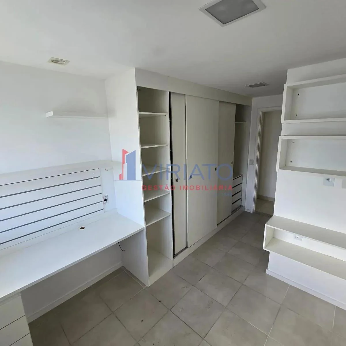 Apartment with 5 bedrooms and 2 bathrooms plus a balcony — photo 24