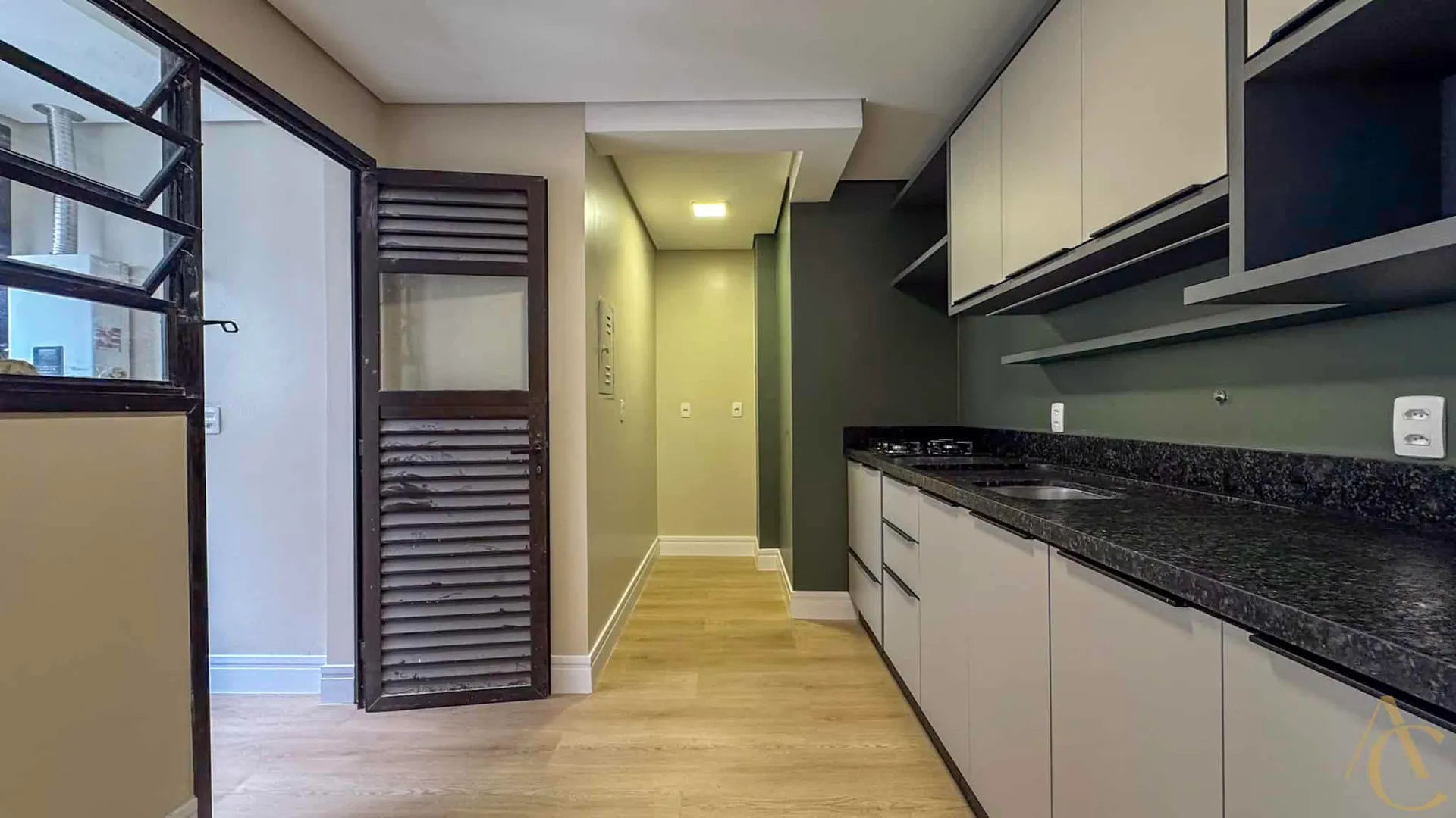 70 m² apartment with a water view and a home office — photo 6