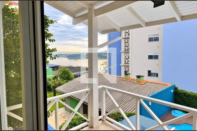 House, 207 m², with floor-to-ceiling windows — photo 10
