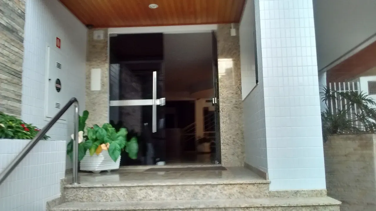 One-bedroom apartment in a building with a gym — photo 22