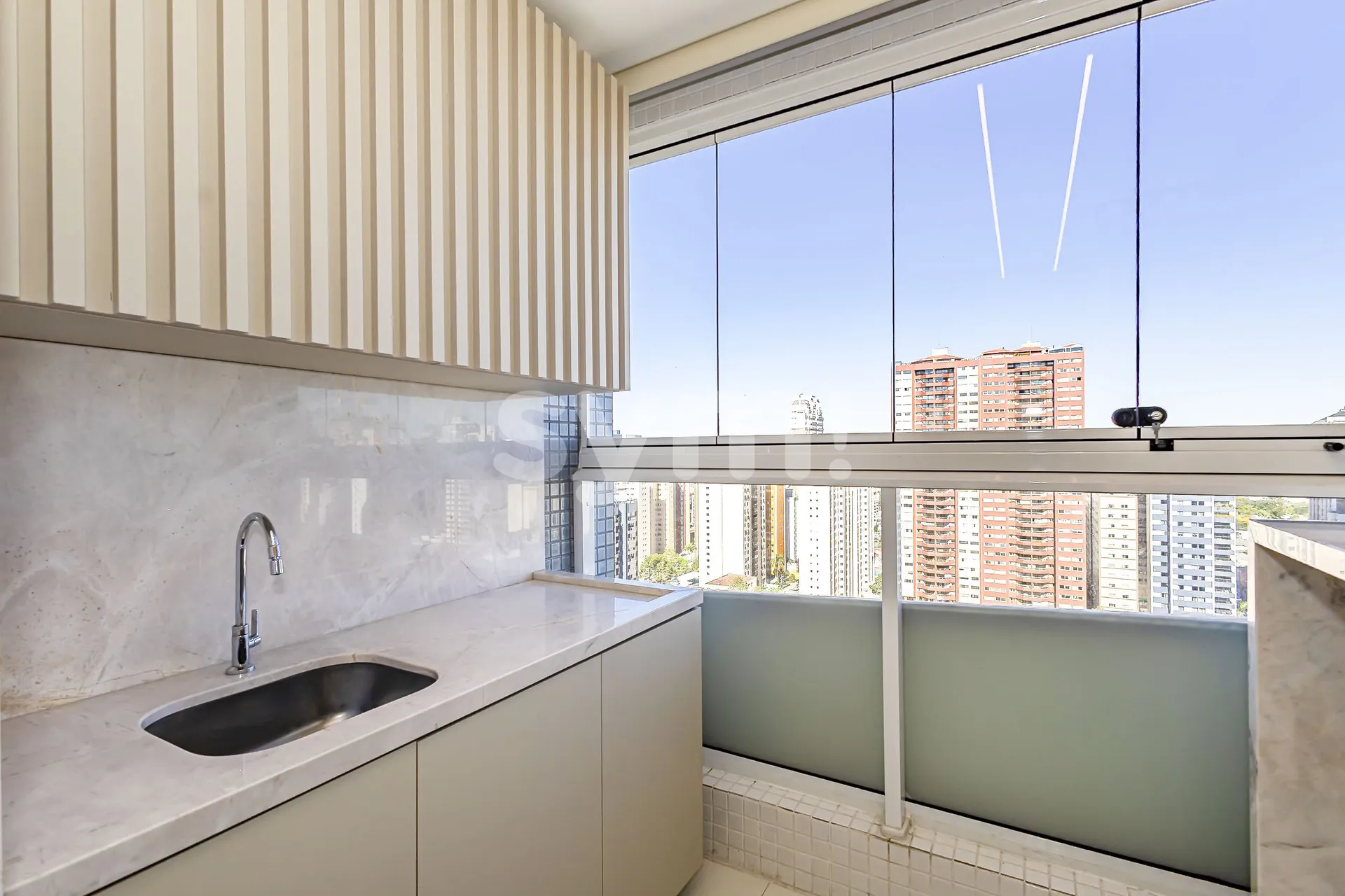 125 m² 3-bedroom rental with private BBQ and 2 parking spots — photo 8