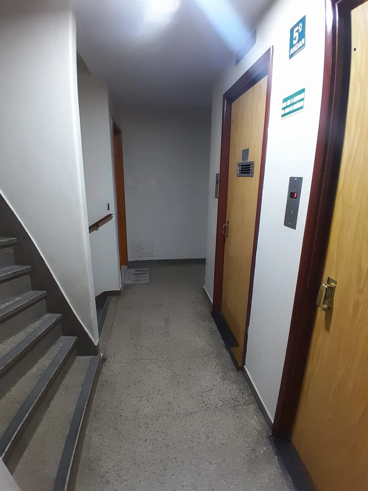 2-bedroom apartment with a separate, closed kitchen — photo 28