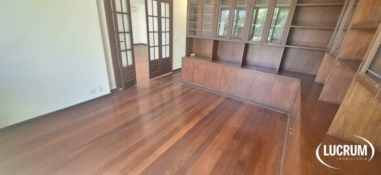 3-bedroom apartment with a walk-in closet — photo 22