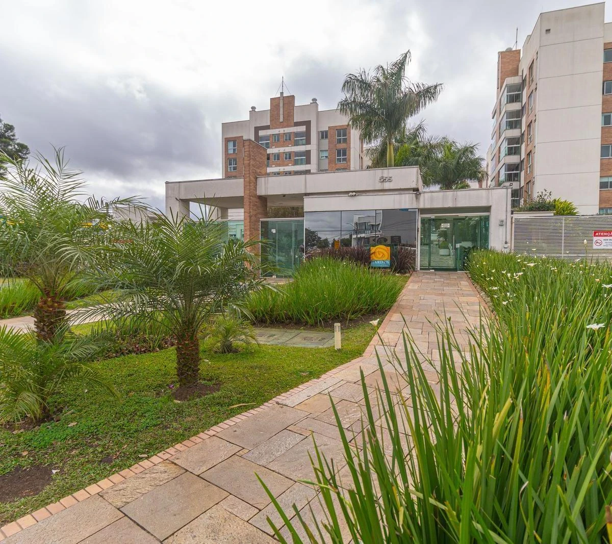 3-bedroom apartment with a grill on the balcony — photo 44