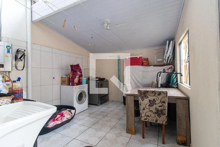 3-bedroom house with a bathtub in Curitiba — photo 29