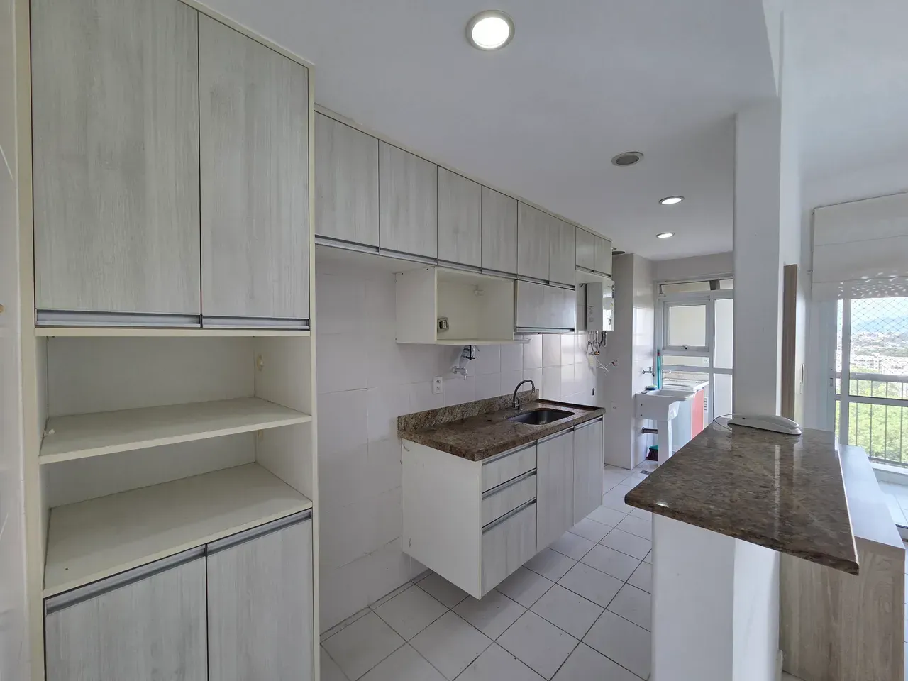Apartamento com cozinha integrada e 3 quartos — photo 2
