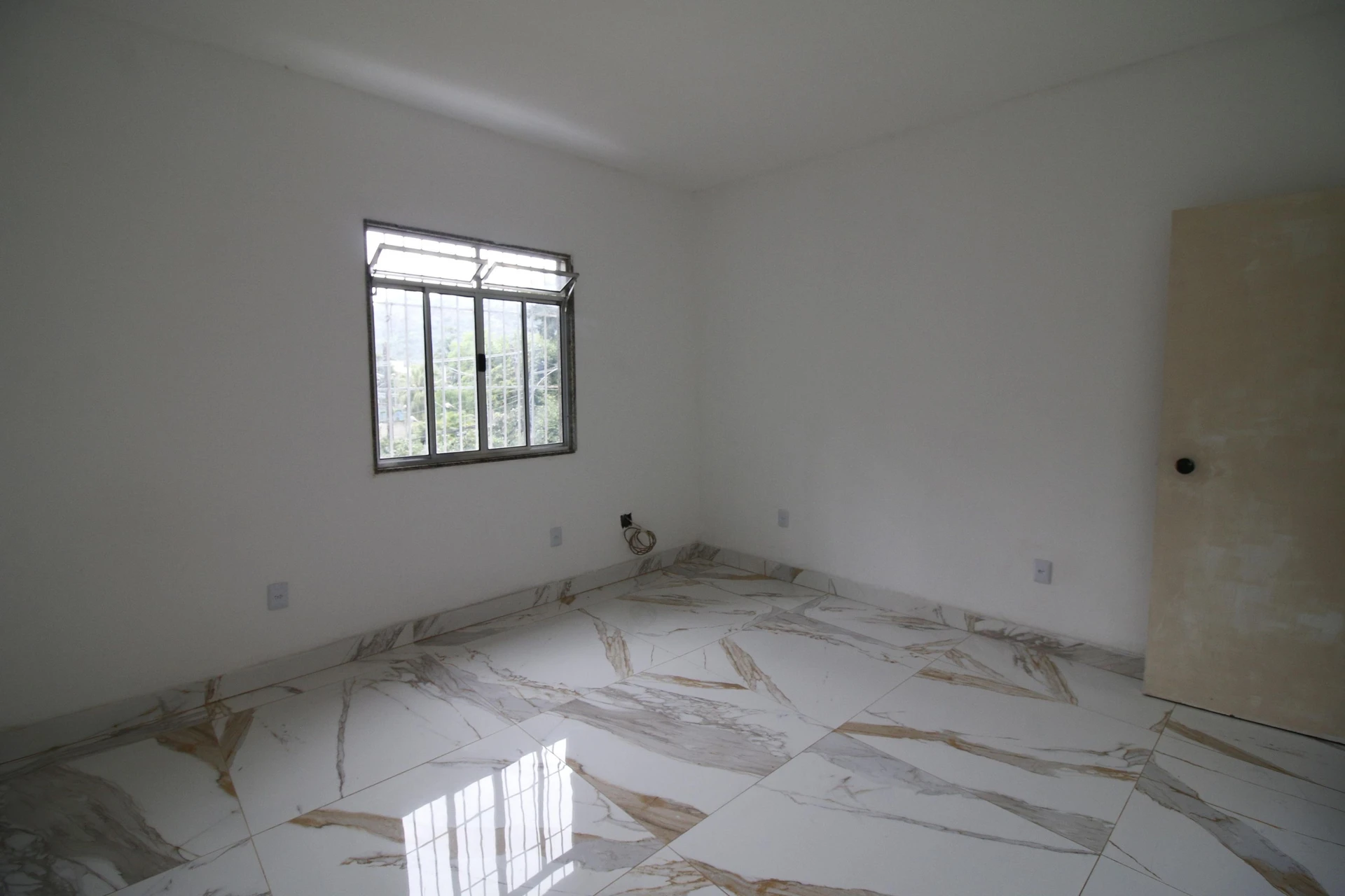 3-bedroom apartment with a grill on the balcony — photo 17