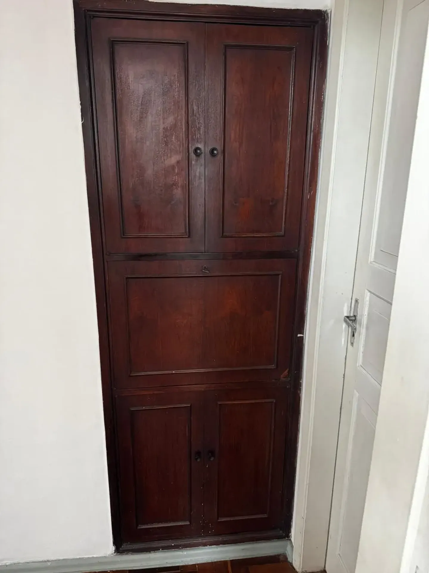 Wood or laminate floors in a 2-bedroom apartment, 65 m² — photo 14