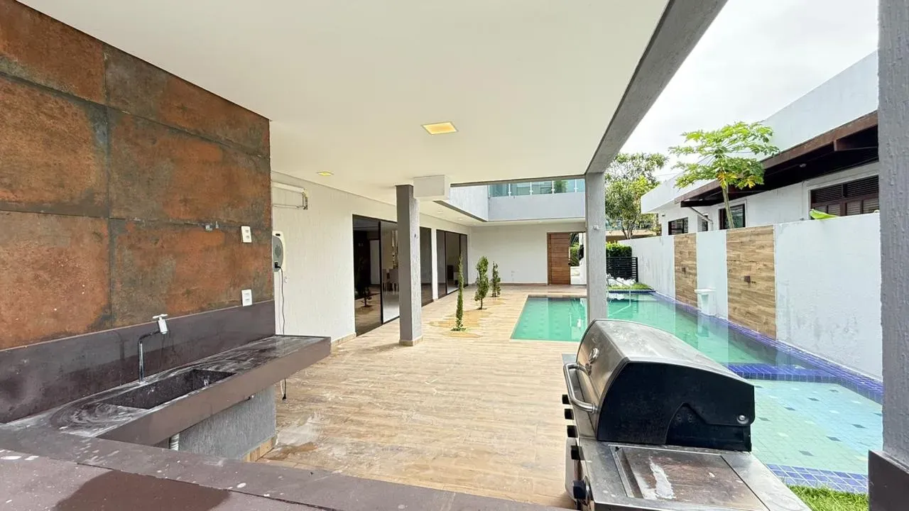 Furnished house with 4 en-suite bedrooms and 481 m² — photo 13