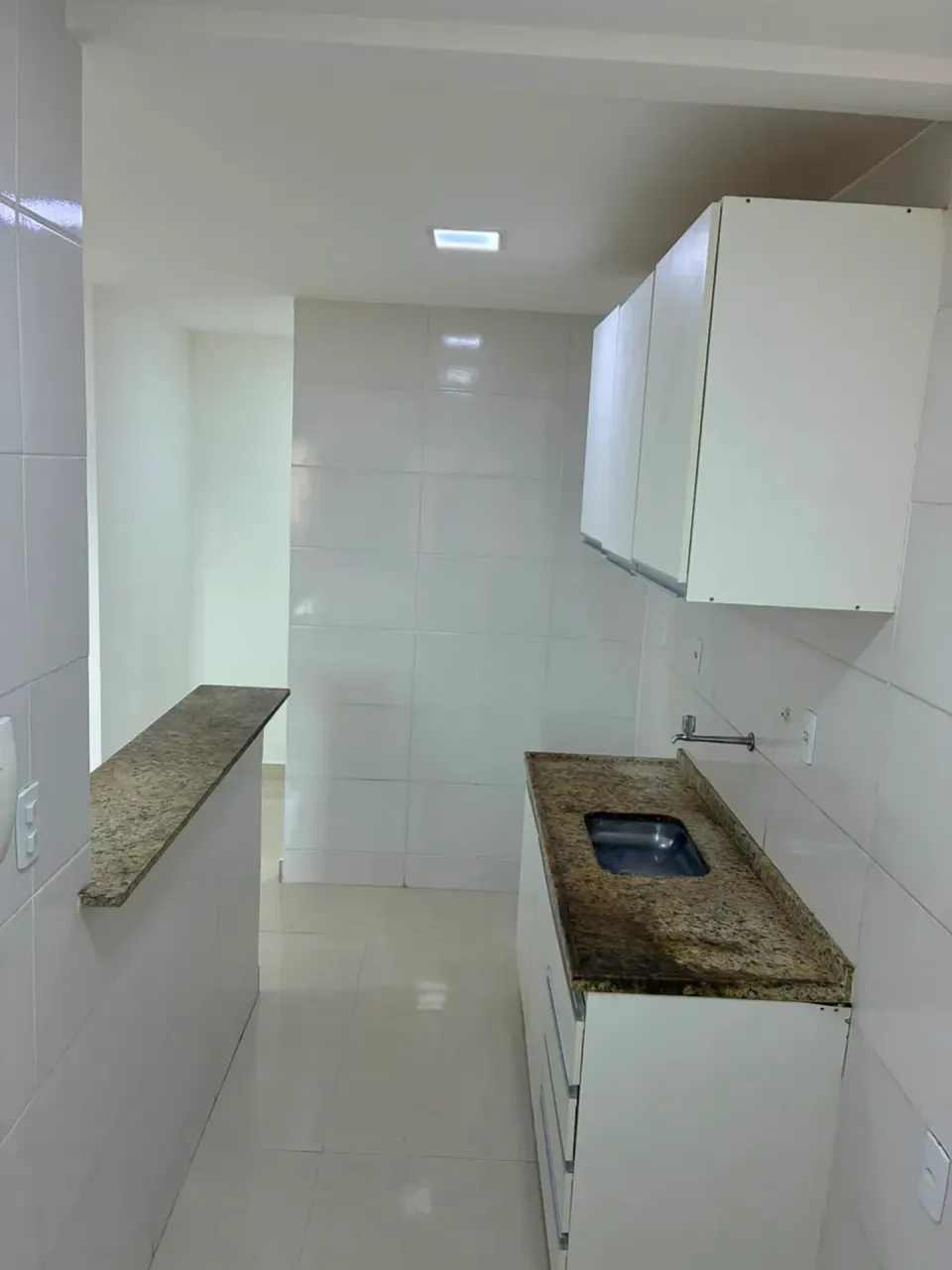 Apartamento de 1 quarto com mini-cozinha e box de vidro — photo 3