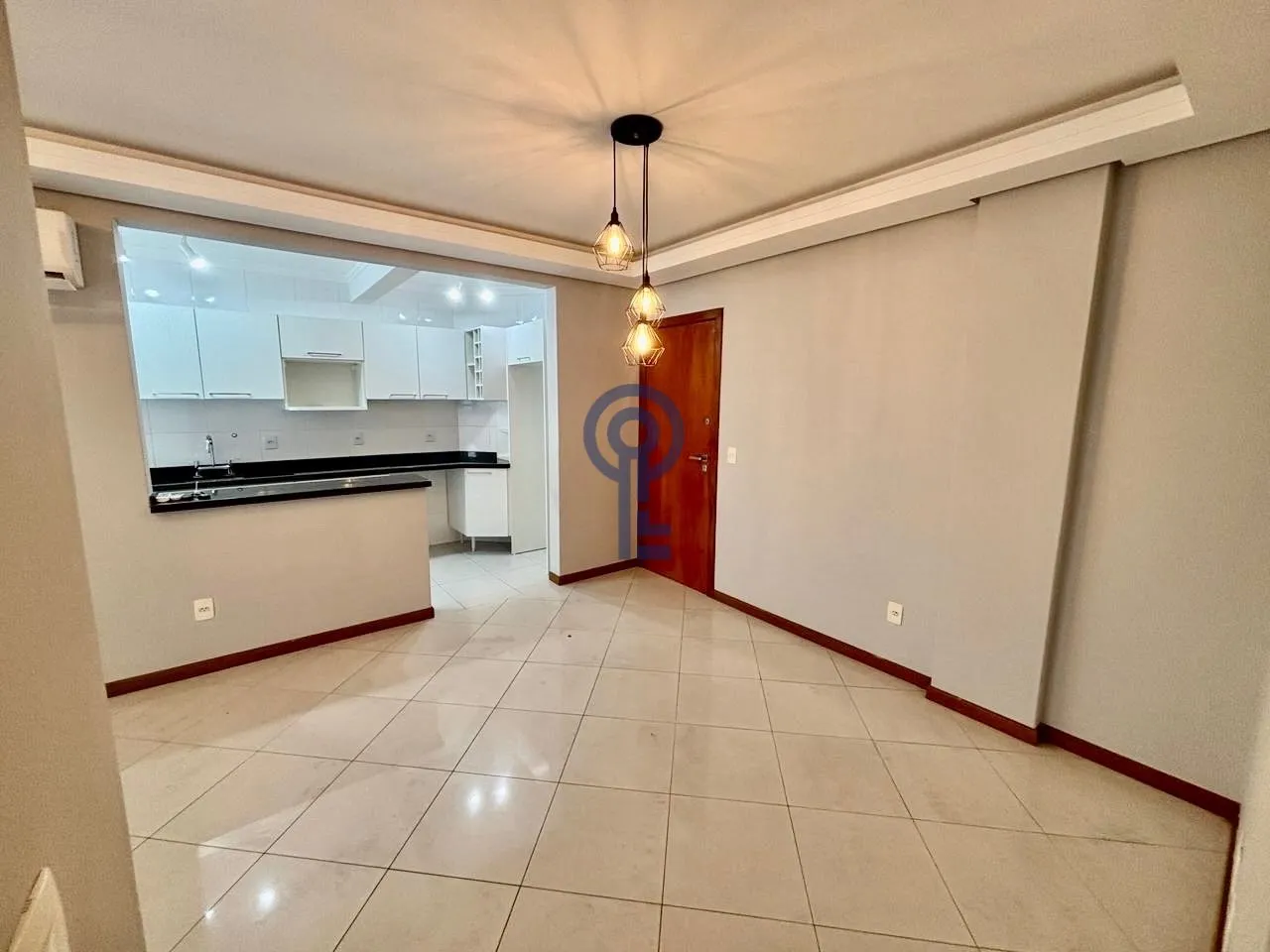 2-bedroom apartment in a building with a gym — photo 10