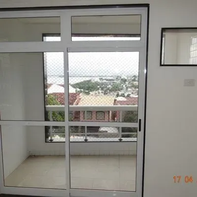 3-bedroom apartment, 1 with its own bathroom, 97 m² — photo 3