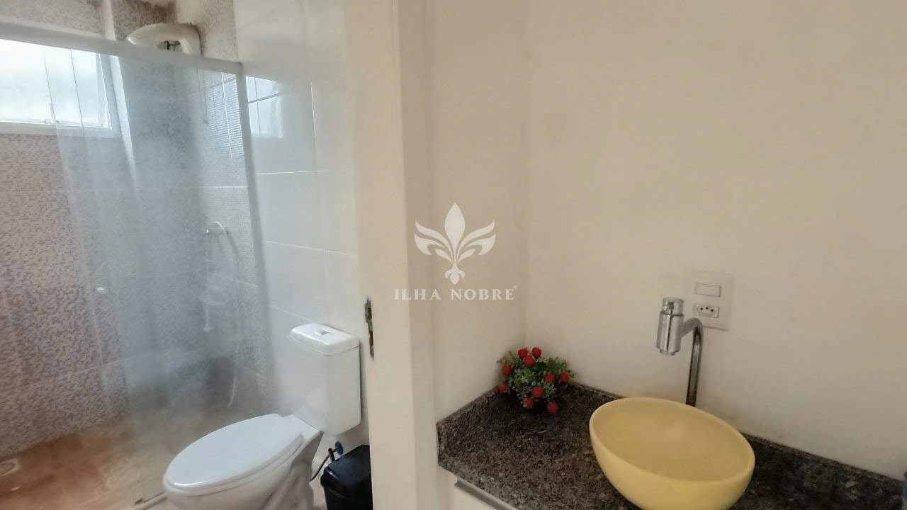 Glass-enclosed balcony in a 4-bedroom house, 400 m² — photo 26