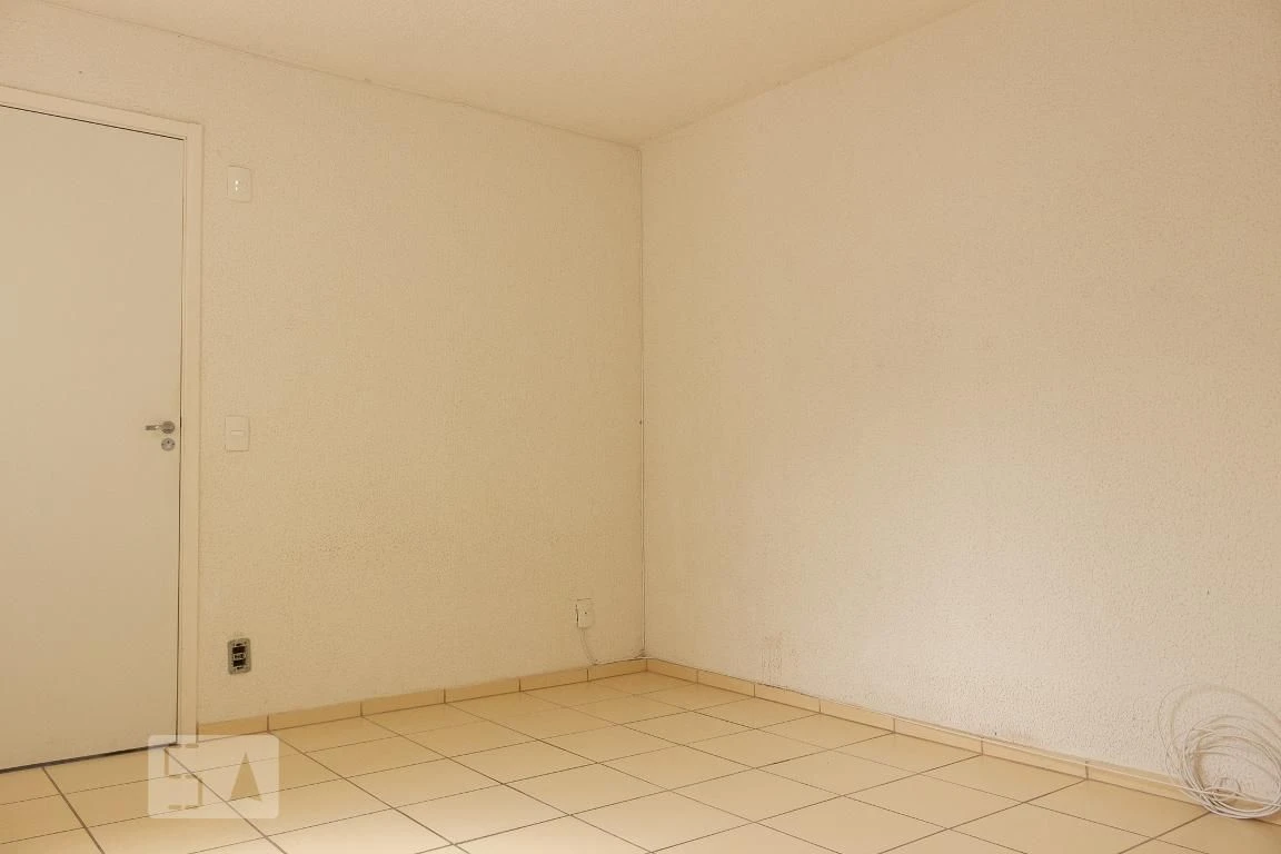 Unfurnished 2-bedroom apartment with closed kitchen — photo 25
