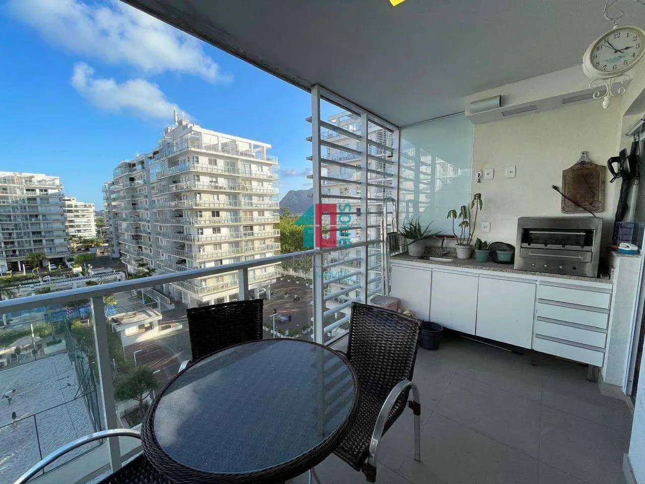Furnished apartment, 91 m², with a glass-enclosed balcony — photo 7