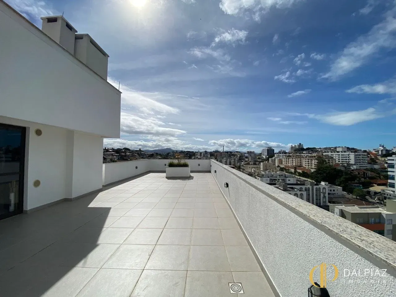 Furnished 46 m² studio with balcony and built-in grill — photo 17