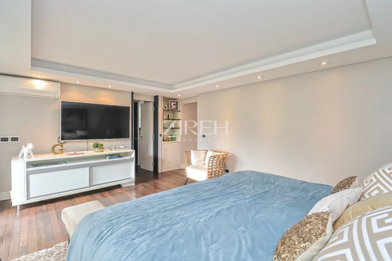 Дом 879 м² с камином и 6 спальнями — photo 20