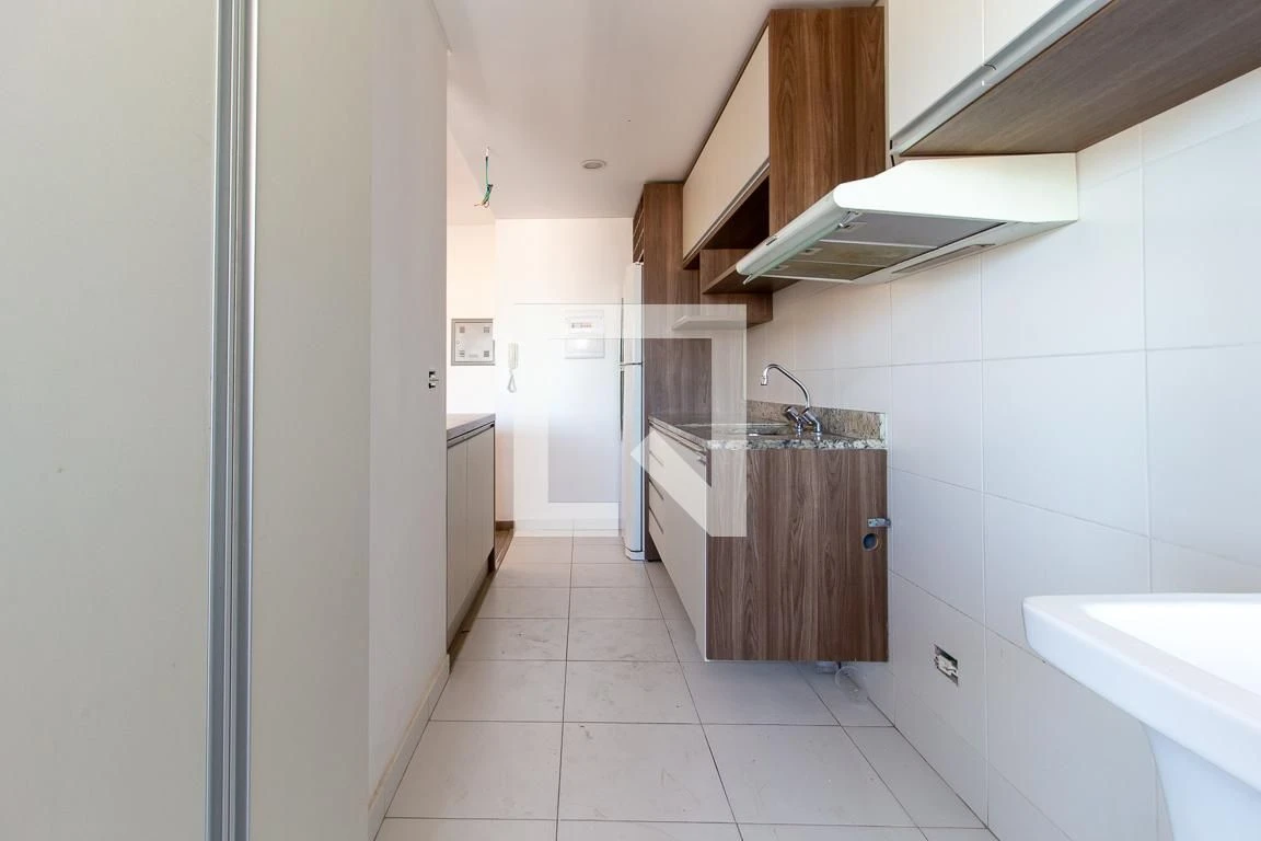 2-bedroom apartment with a grill on the balcony in Curitiba — photo 17