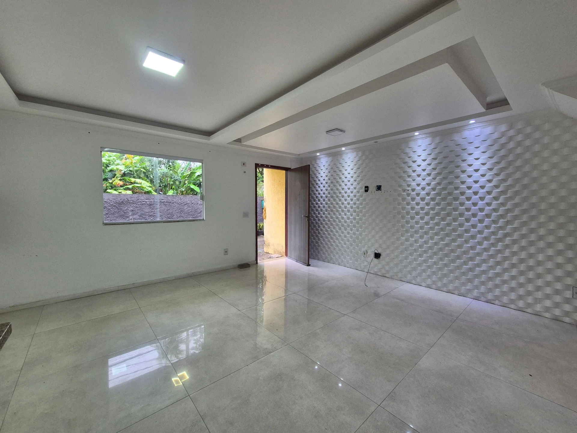 Casa sin amueblar con 2 dormitorios en suite y sin parking