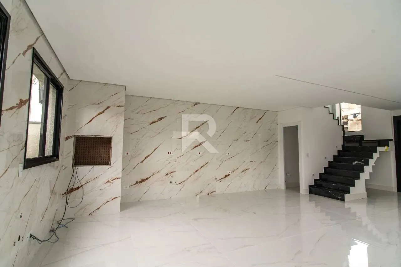 Two-level house with 3 en-suite bedrooms and 2 spots — photo 4