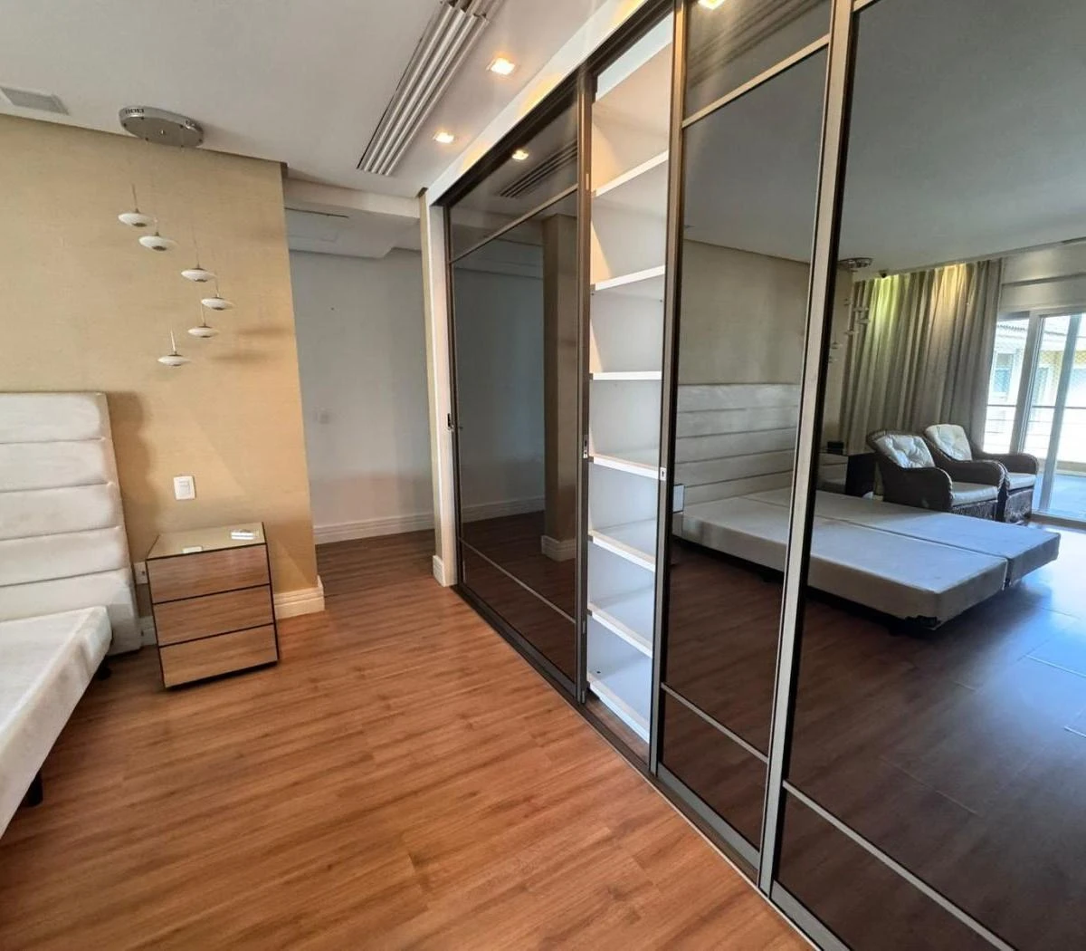 Ванна та 6 спалень: будинок 993 м² — photo 22