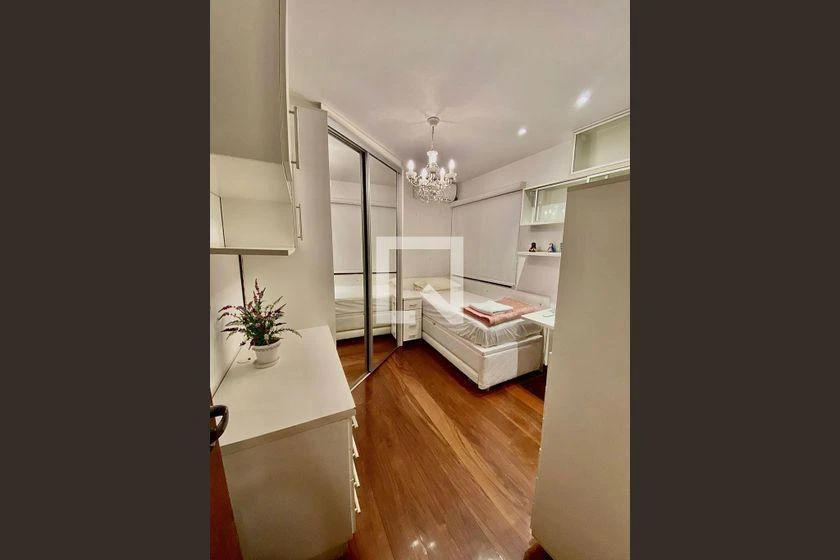 Furnished 190 m² apartment with 3 en-suite bedrooms — photo 14