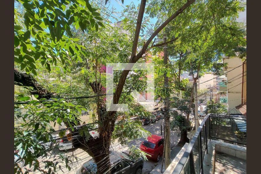 Rental house with 5 bedrooms and a balcony — photo 25