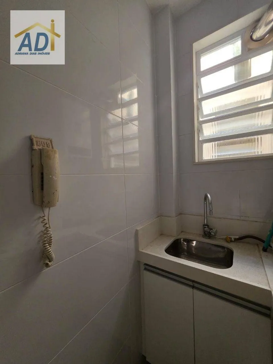 Apartamento compacto com 1 dormitório e cantinho de cozinha — photo 3