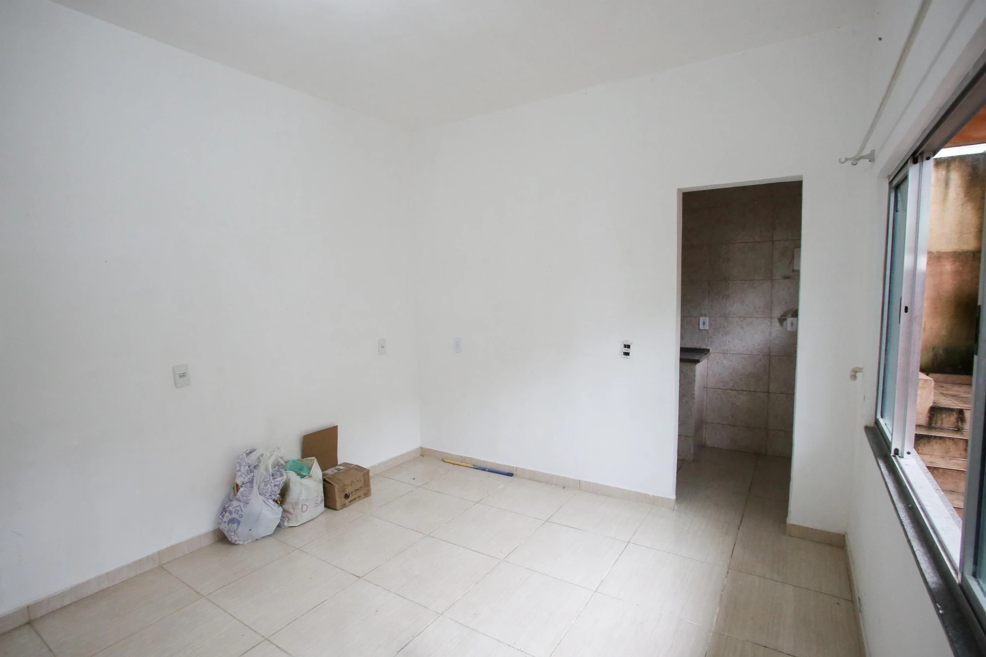 Unfurnished studio with 1 bedroom and 1 bathroom — photo 3